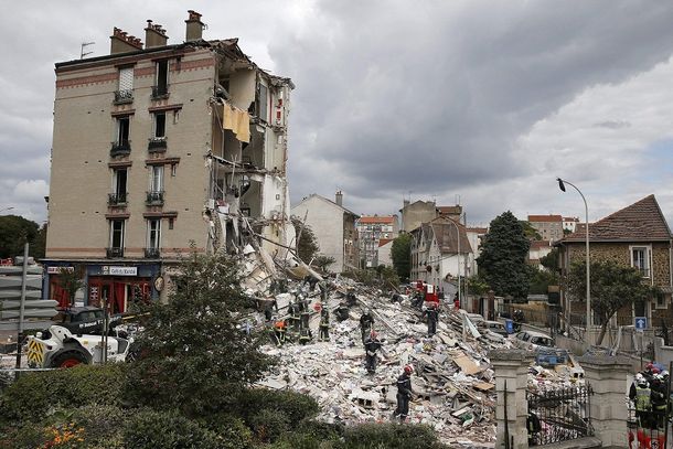 Dos muertos y nueve desaparecidos en la explosión de un edificio en Francia