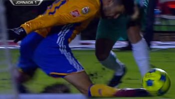 El momento de la espeluznante lesión El momento de la espeluznante lesión