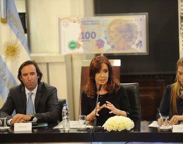 Cristina anunció que no pagarán Ganancias quienes cobren hasta 15 mil pesos brutos
