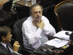 la interna radical, al rojo vivo: sanz no cuenta toda la pelicula la interna radical, al rojo vivo: sanz no cuenta toda la pelicula