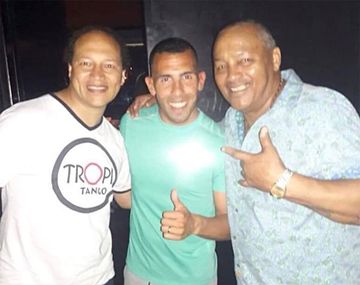 Carlos Tévez, de fiesta.