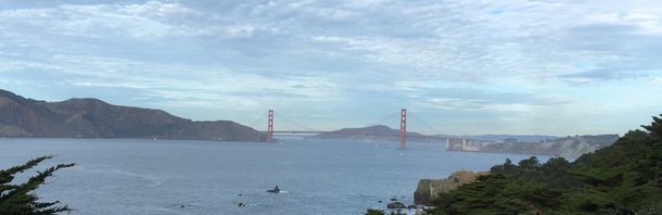 Cielo gris. Las cenizas invadieron la Bahía de San Francisco. El puente Golden Gate