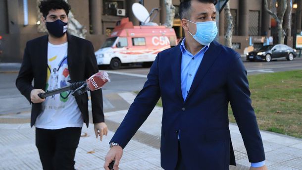 Espionaje ilegal: La defensa de los ex espías pide garantías y resguardo