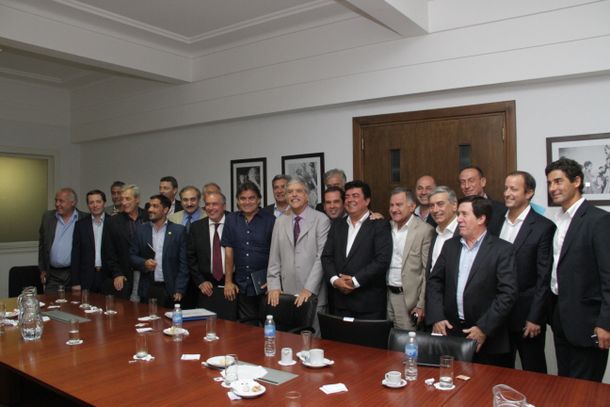 Intendentes manifestaron su apoyo a Julio De Vido por la gestión en territorio bonaerense