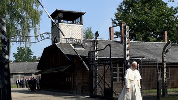 francisco recorrio auschwitz y pidio perdon por tanta crueldad francisco recorrio auschwitz y pidio perdon por tanta crueldad