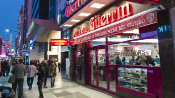 La pizzería Güerrín, un clásico de la gastronomía de la Ciudad, cerró solo durante la cuarentena La pizzería Güerrín, un clásico de la gastronomía de la Ciudad, cerró solo durante la cuarentena