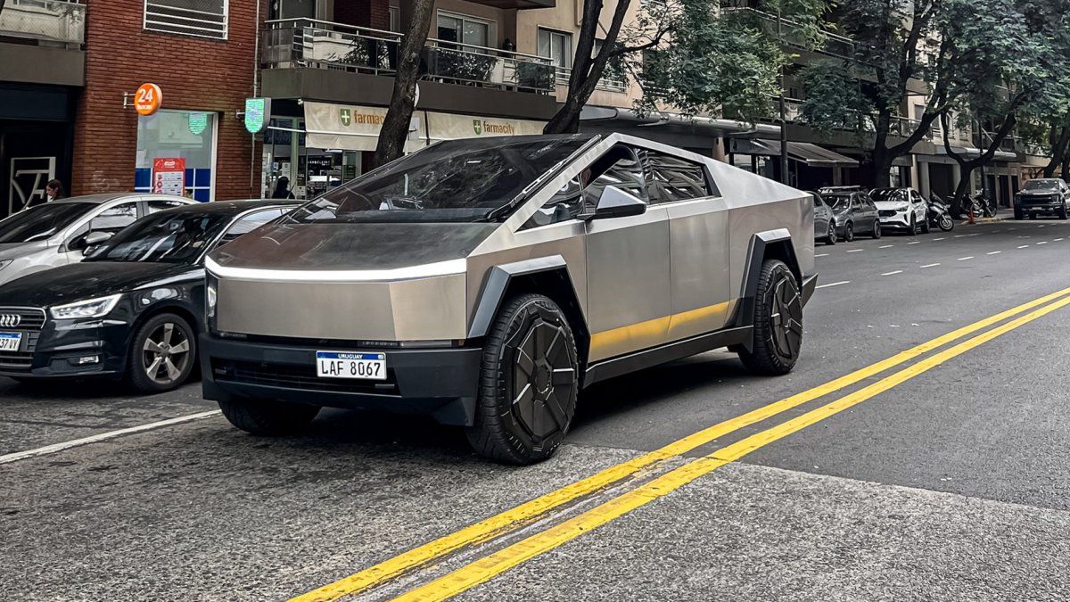 Tesla Cybertruck Buenos Aires The Miami Connection: A Mirror of Political Polarization