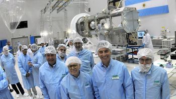 El presidente Mauricio Macri visitó la sede de la empresa de tecnología aplicada INVAP en la ciudad de San Carlos de Bariloche El presidente Mauricio Macri visitó la sede de la empresa de tecnología aplicada INVAP en la ciudad de San Carlos de Bariloche