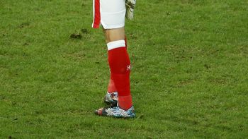 un suizo bromeo sobre las camisetas rotas: espero que no fabriquen preservativos un suizo bromeo sobre las camisetas rotas: espero que no fabriquen preservativos