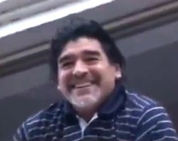 Maradona viajó a la India y tuvo un recibimento a lo grande