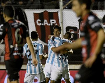 Pol Fernández celebra el primer gol del partido