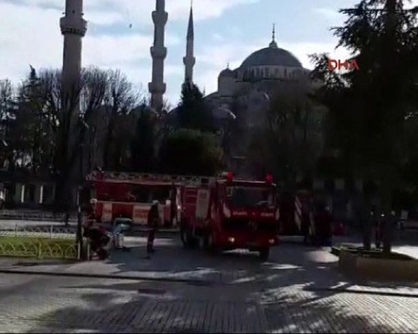 Al menos diez muertos por una explosión en un centro turístico de Estambul