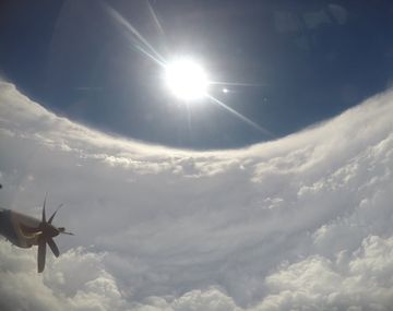 VIDEO: Impresionante captura del huracán Dorian desde adentro