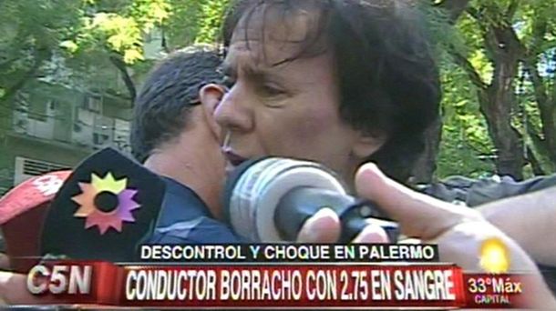 Palermo: tenía 2,75 en sangre, chocó contra un poste de luz y se peleó con la Policía