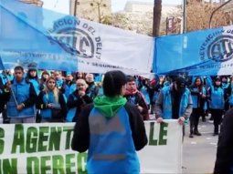 Agentes de Prevención de la Ciudad realizan un paro y marchan contra la precarización laboral