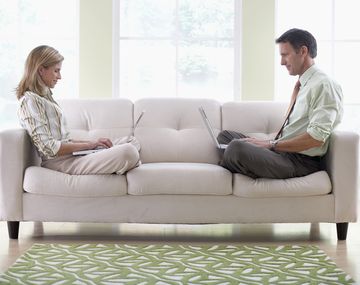 {altText(,#SanValentín: ¿Cómo sobrellevar la rutina de trabajar juntos en casa?)}