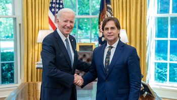 El sorpresivo encuentro entre Joe Biden y Luis Lacalle Pou en el mes de junio. El sorpresivo encuentro entre Joe Biden y Luis Lacalle Pou en el mes de junio.