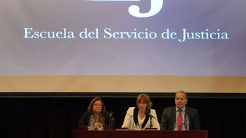 gils carbo anuncio la creacion de la escuela de servicio de justicia gils carbo anuncio la creacion de la escuela de servicio de justicia