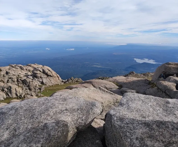 Vista desde el Cerro Champaquí. Vista desde el Cerro Champaquí.