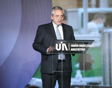 Alberto Fernández en la UIA: Necesitamos un crecimiento con inclusión