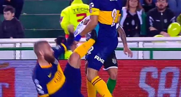 Daniele De Rossi le pegó a Goltz