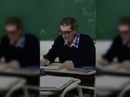 El profesor que intentó concientizar a sus alumnos sobre la desaparición de Santiago Maldonado El profesor que intentó concientizar a sus alumnos sobre la desaparición de Santiago Maldonado