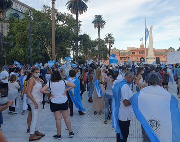 Protesta opositora contra el Gobierno en la Plaza de Mayo y otros puntos del país