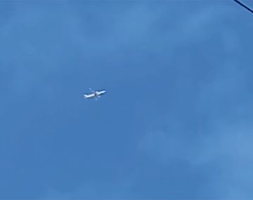 Preocupó a vecinos un avión con problemas técnicos que por una hora sobrevoló La Plata