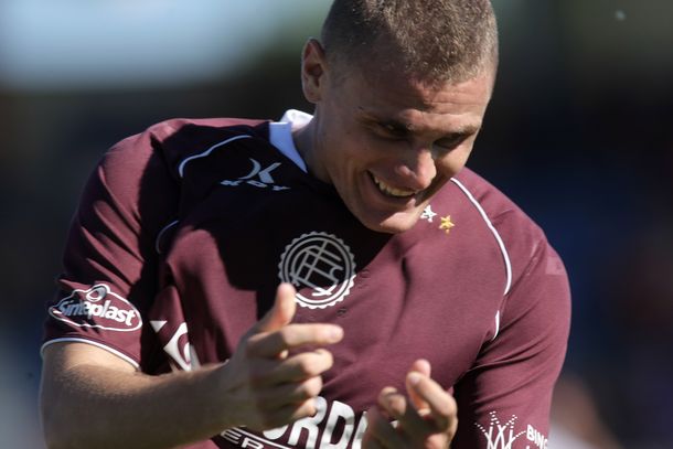 Lanús superó con lo justo a Tigre en un final para el infarto