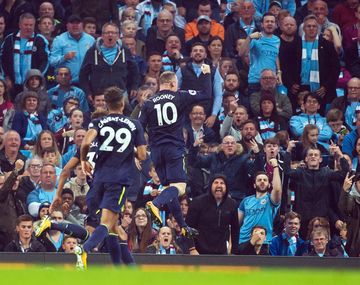 El festejo del inglés, de cara a los hinchas del City