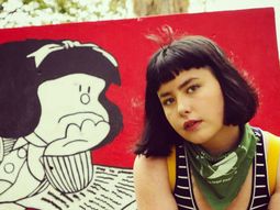 Schiassi, de 18 años, quedó en el centro de una polémica por el código de vestimenta de su escuela