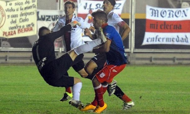 El arquero de Morón y una salida más que violenta
