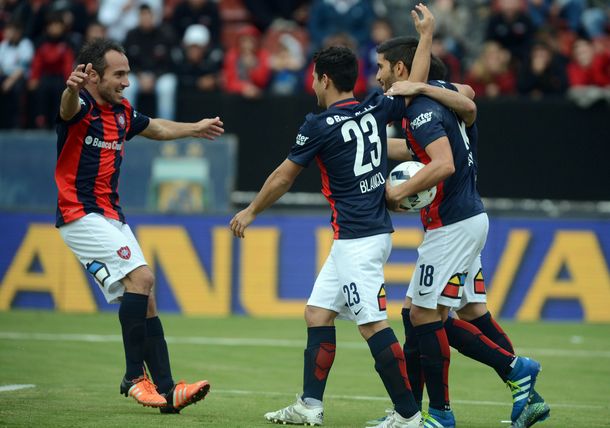 San Lorenzo le ganó a Colón en Santa Fe y continúa en la punta del torneo