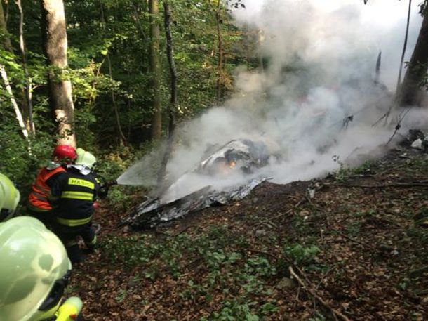 Horror en el aire: chocaron dos aviones en Eslovaquia y hay al menos siete muertos