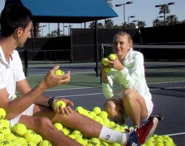 Sharapova y Djokovic reeditaron una nueva batalla de los sexos