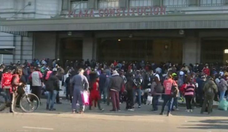 Caos en Constitución: los piqueteros liberaron las vías del tren Roca