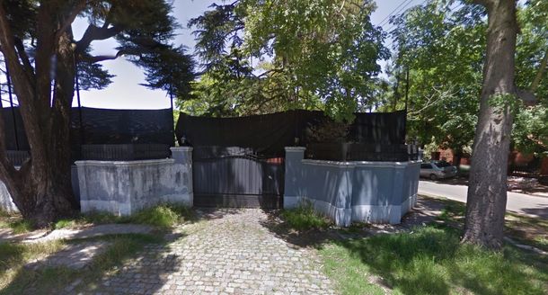 ¿El jugador del pueblo?: Mirá la fastuosa mansión de Tevez en La Horqueta