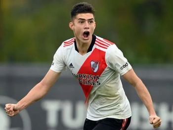 Scaloni llamó al goleador de la Ligue 1, que en River no tuvieron en cuenta