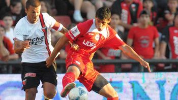 colon se despidio de su gente con un triunfo ante argentinos colon se despidio de su gente con un triunfo ante argentinos