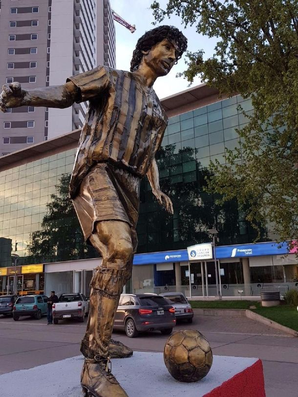Estatua de Pablo Aimar que se inaugurará en Río Cuarto