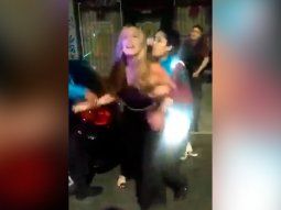 No me toques, no me gustan las negras: la reacción de una joven detenida en Colegiales