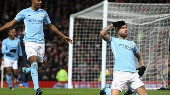 Gol de Otamendi en el Clásico de Manchester - Crédito: @ManUtd_Es Gol de Otamendi en el Clásico de Manchester - Crédito: @ManUtd_Es