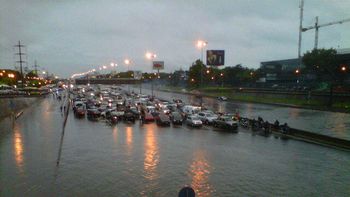 la ciudad y el gran buenos aires, otra vez inundados la ciudad y el gran buenos aires, otra vez inundados