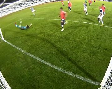 Martín Campaña fue la figura del Rojo ante Talleres