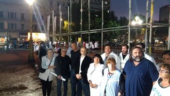 docentes instalaban una escuela itinerante y la policia los reprimio docentes instalaban una escuela itinerante y la policia los reprimio