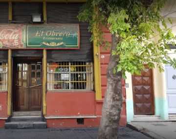 Cerraron dos bodegones clásicos porteños: El Obrero de La Boca y Oviedo de Palermo bajaron sus persianas 