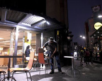 El Gobierno prorroga las restricciones a la espera de que se consolide la baja de casos