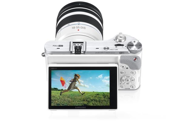 Samsung NX300, una nueva cámara compacta profesional con lentes intercambiables