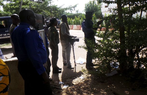Confirmaron al menos 27 muertos en la toma de rehenes en un hotel de Mali