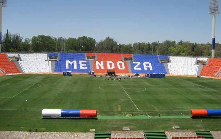 Boca y River, unidos por la bronca: ¿cuánto les saldrá viajar para la final?